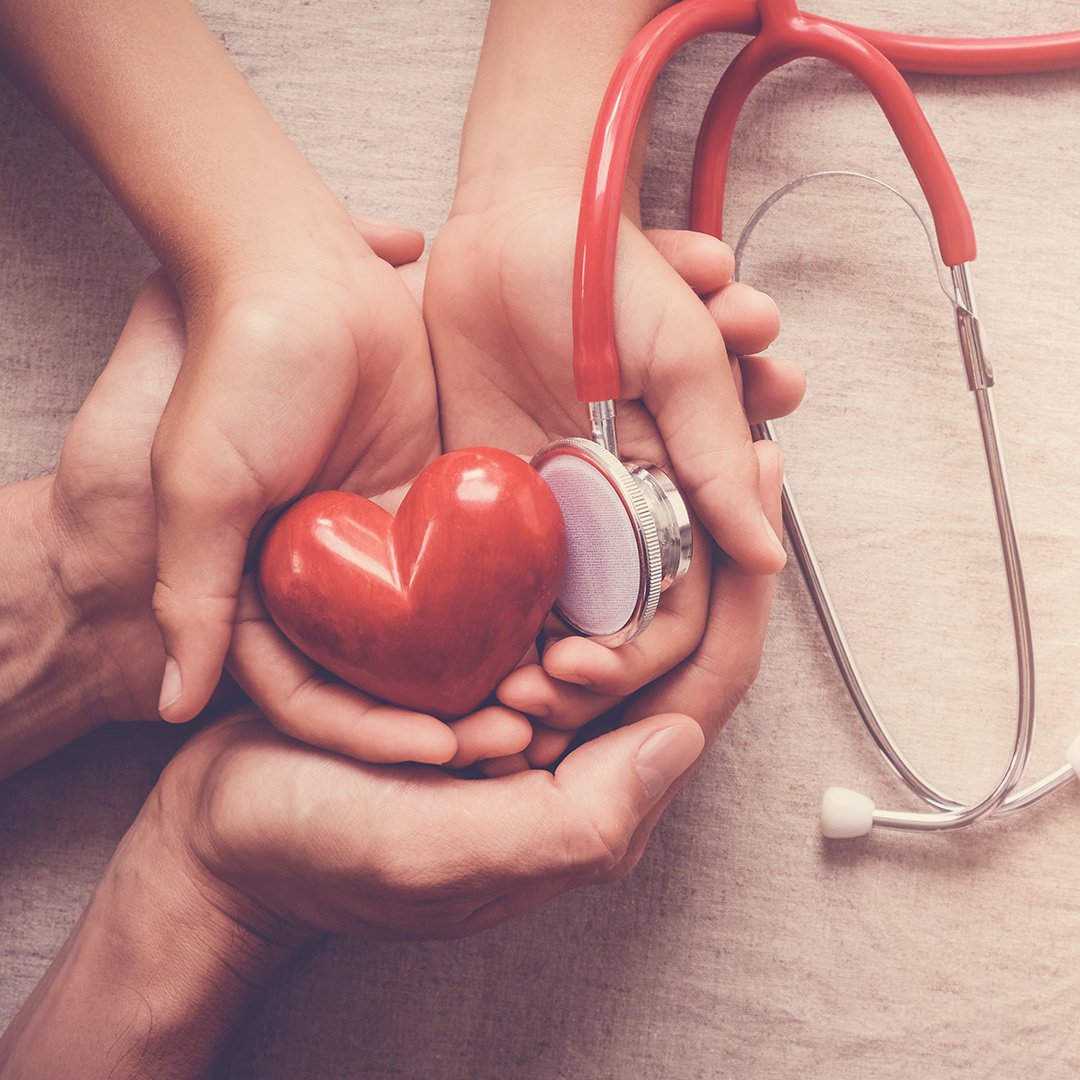 06335_Heart_Hands_1080x1080